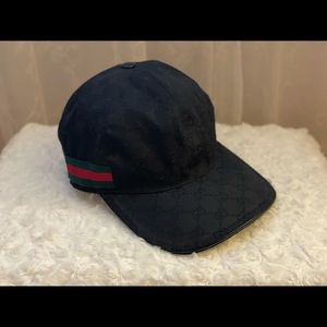Authentic Unisex Black GUCCI hat.